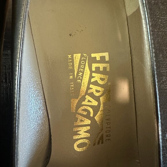 Salvatore Ferragamo Vintage Black Pewter Leather Pointed Toe Pumps Size 8.5 B - Picture 2 of 8